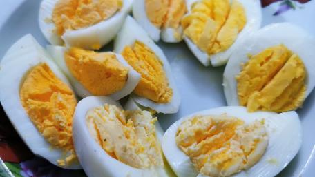 Deliciously Cut Hard-Boiled Eggs for a Healthy Snack wallpaper