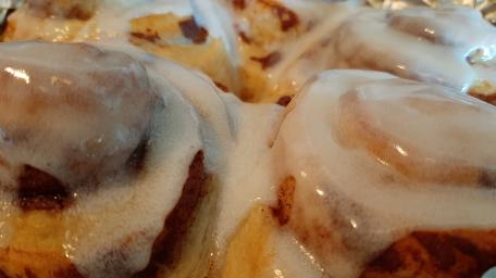 cinnamon rolls! wallpaper