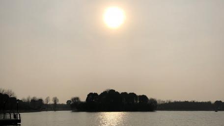 Lake and the sun wallpaper