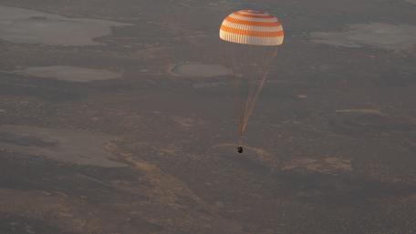 Expedition 37 Soyuz Landing wallpaper