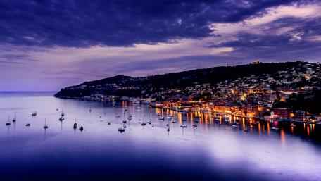 Evening Glow by the Bay at Dusk wallpaper