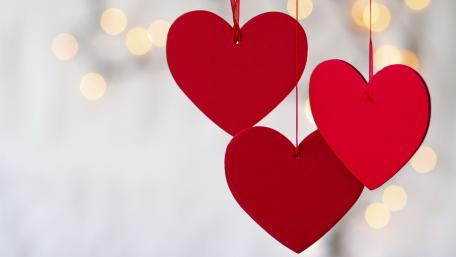 Hearts Aglow: A Romantic Valentine Display wallpaper