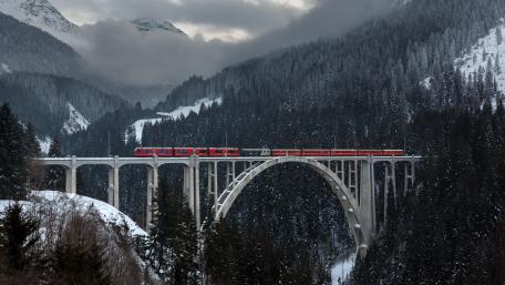 Train Crossing the Langwieser Viaduct wallpaper