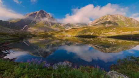 Serene Mountain Reflection Over Crystal Lake wallpaper