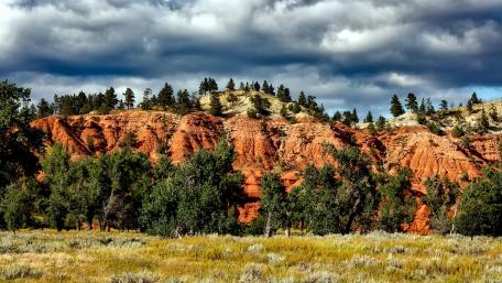 Majestic Colorado Landscape with Dramatic Skies wallpaper