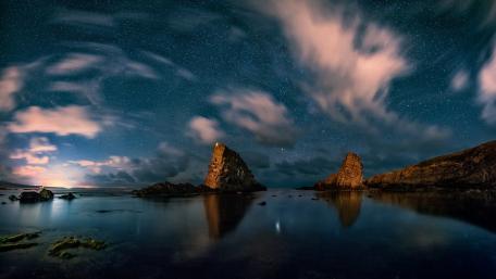 Starlit Serenity in Nature's Embrace wallpaper
