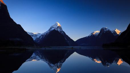 Milford Sound, New Zealand wallpaper