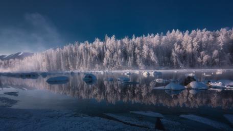 Winter Serenity by the Hoarfrost River wallpaper