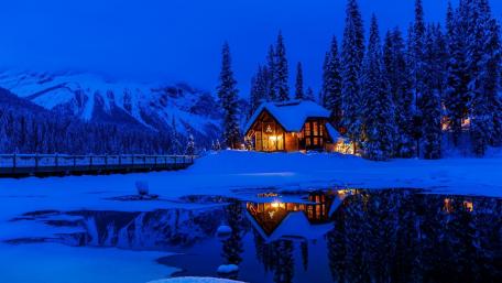Emerald Lake Lodge, Yoho National Park wallpaper