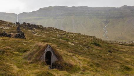 Abandoned Icelandic Turf House wallpaper