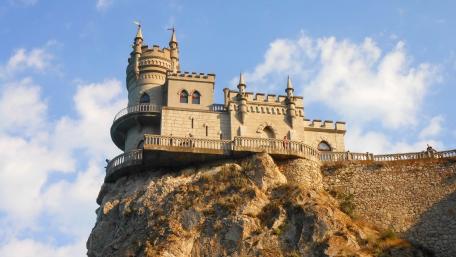 Majestic Castle Overlooking the Sea wallpaper