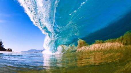 Vibrant Ocean Wave Artistry wallpaper