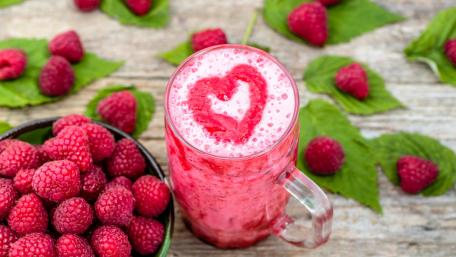 Raspberry Delight in a Glass wallpaper