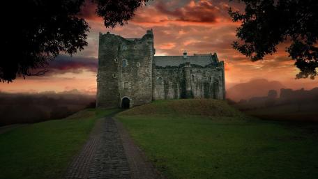 Majestic Castle at Dusk wallpaper