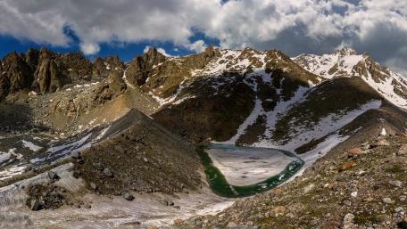 Majestic Mountain Landscape with Glacier Lake wallpaper