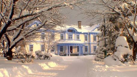 Winter Wonderland at the Grand Castle wallpaper