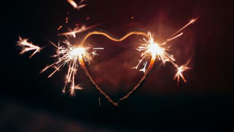 Heartwarming Sparkler Romance Moments wallpaper