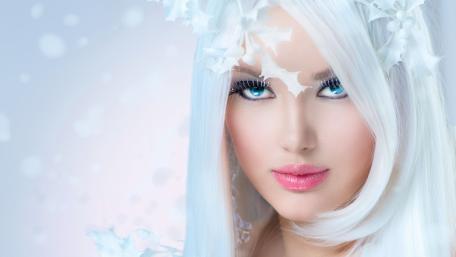 Winter Beauty Woman wallpaper