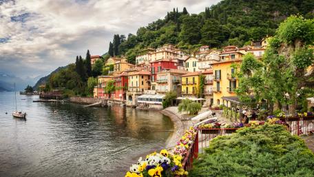 Varenna wallpaper