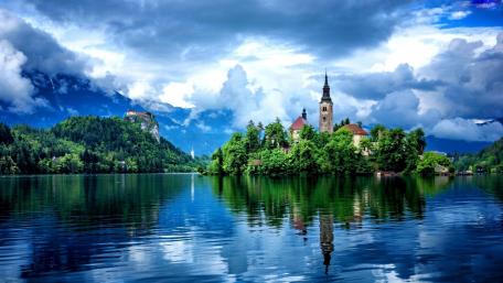 Bled Island wallpaper