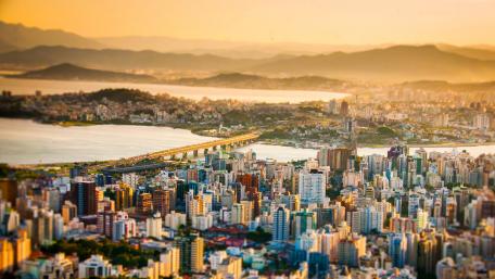 Vibrant Cityscape at Sunset wallpaper