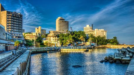 Cityscape Serenity by the Waterfront wallpaper