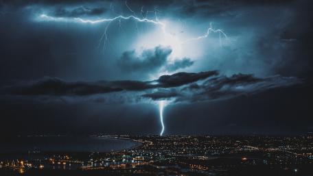 Epic Lightning Strikes Over Cityscape wallpaper