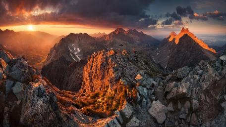 Majestic Mountain Sunset View wallpaper