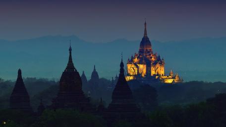 Twilight Serenity over Bagan Temples in Myanmar wallpaper