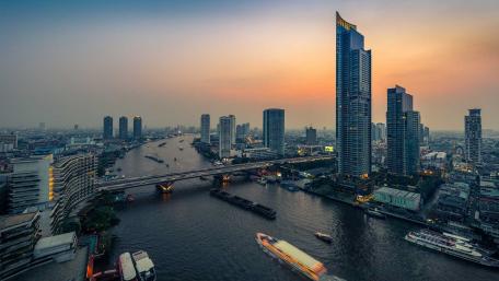 Breathtaking Cityscape at Dusk wallpaper