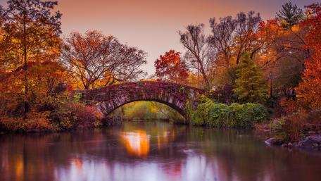 Autumn Serenity Over the Ancient Bridge wallpaper