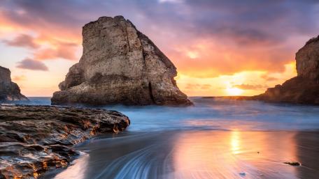 Shark Tooth Beach wallpaper