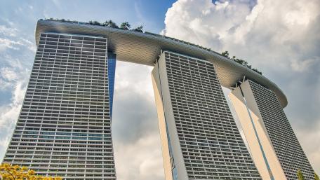 Modern Marvels of Urban Architecture wallpaper