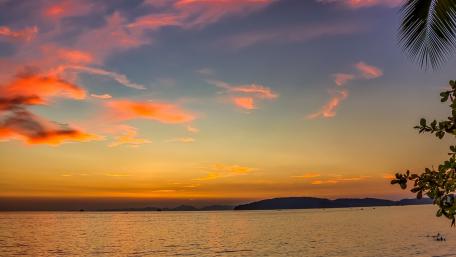Serene Sunset Over Tranquil Waters wallpaper