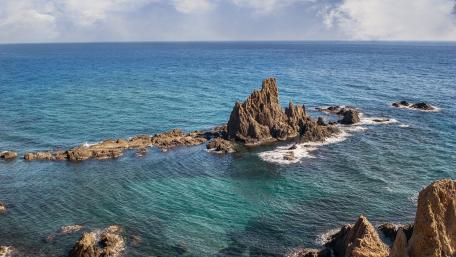 Serenity by the Ocean Waves wallpaper