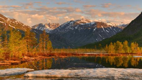 Serene Mountain Lake at Sunset Glow wallpaper