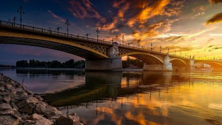 Margaret Bridge, Budapest, Hungary wallpaper