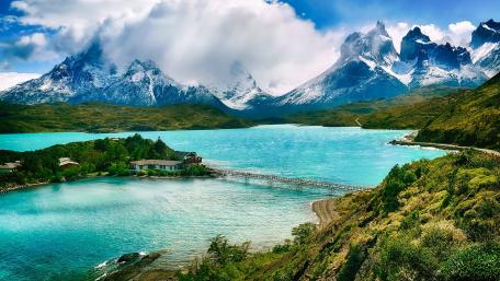 Breathtaking Mountain and Lake Landscape wallpaper
