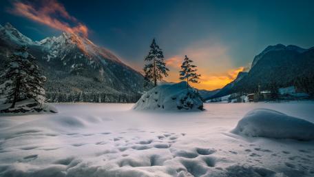 Frozen Hintersee Lake wallpaper