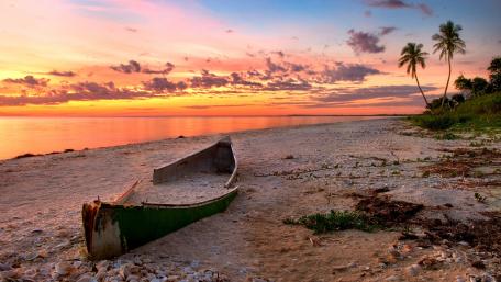 Boat wreck wallpaper