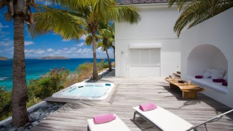 Tropical Paradise Retreat with Stunning Views wallpaper