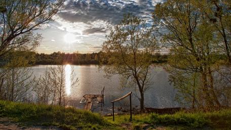 Serene Lakeside Sunrise Inspiration wallpaper