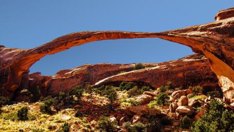Majestic Arches in Utah's National Park wallpaper
