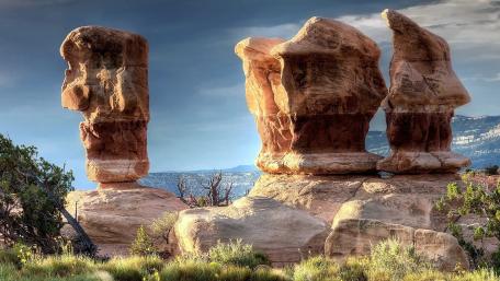 Majestic Rock Formations in a Scenic Landscape wallpaper