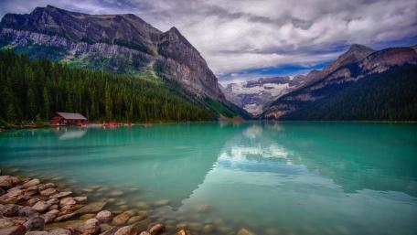 Lake Louise, Banff National Park wallpaper