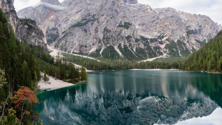 Serene Mountain Reflection Over Crystal Lake wallpaper