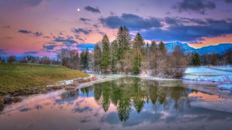 Tranquil Reflections of Nature at Dusk wallpaper