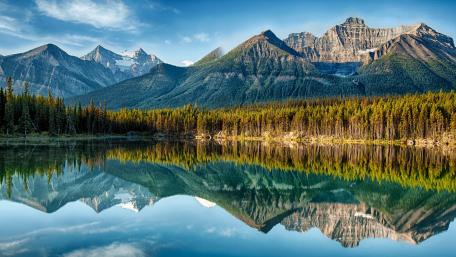 Majestic Reflections of Banff National Park wallpaper
