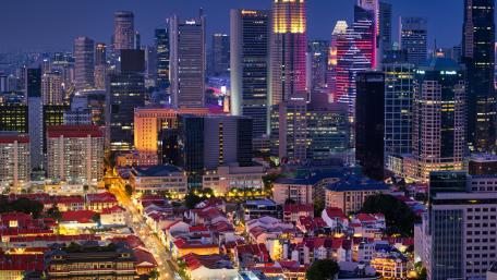 Vibrant Cityscape at Dusk wallpaper