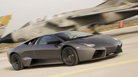 Sleek Power on the Runway wallpaper